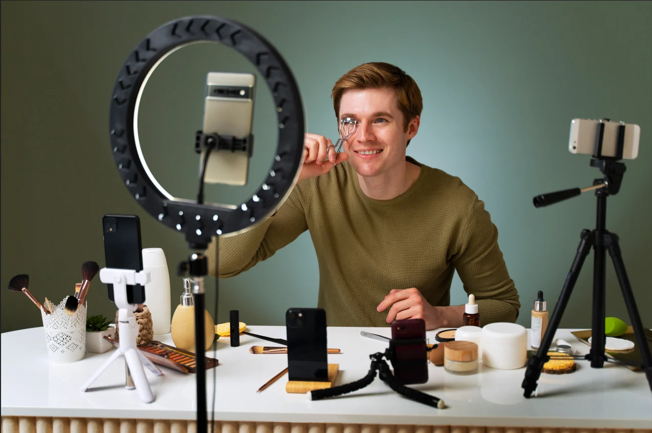 You are currently viewing The Rise of Creator Management Platforms in the Influencer Economy